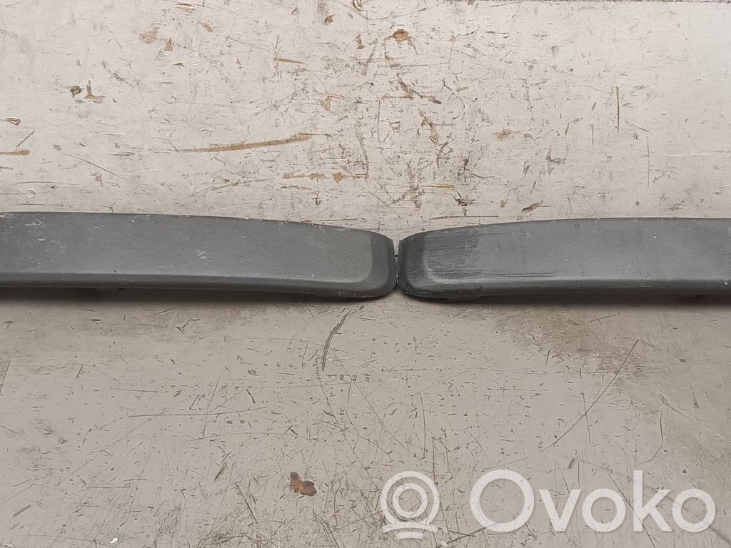 Etusumuvalon ritilä   3M51R19953,3M51R19952