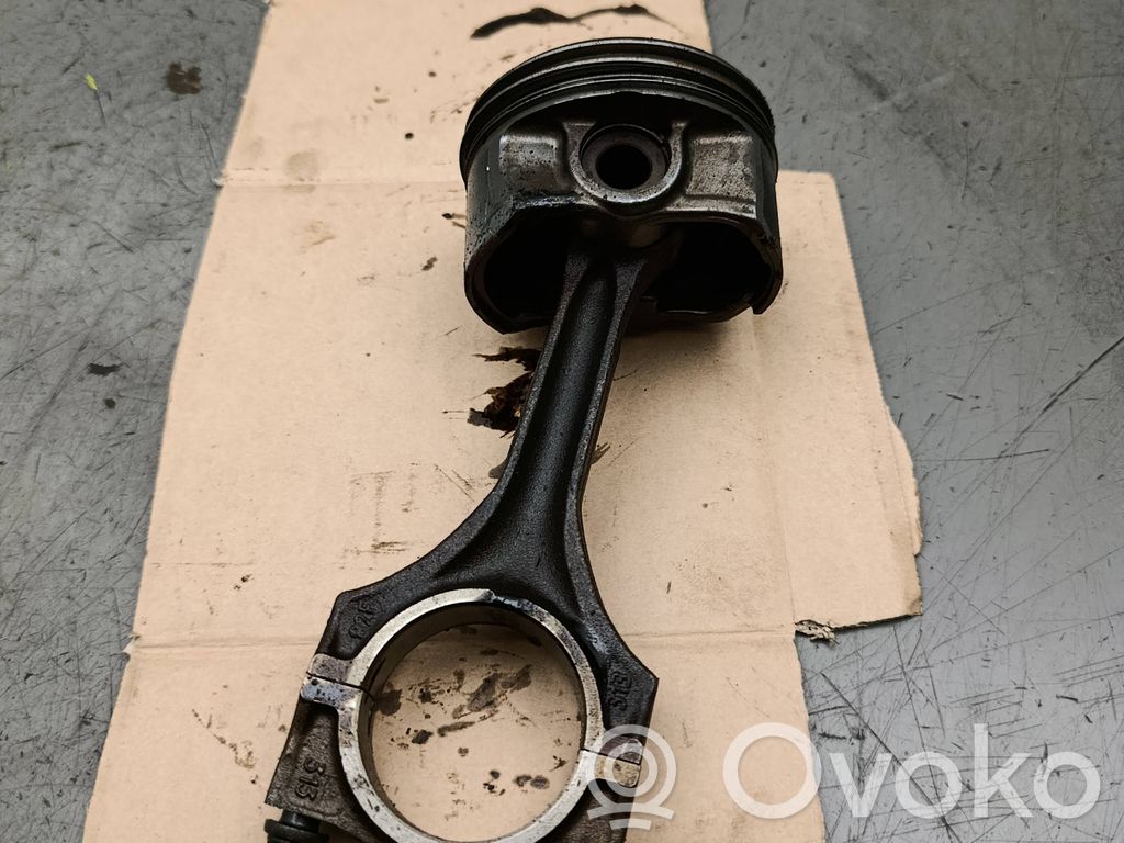 Piston with connecting rod   82F,313,46X