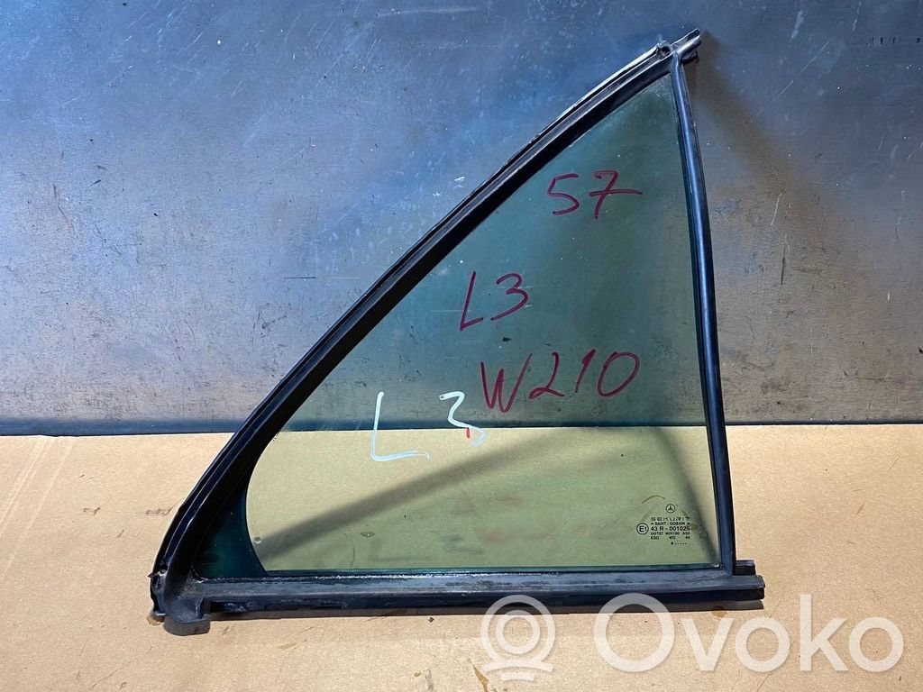 Mercedes-Benz E W210 Ventanilla de ventilación de la puerta trasera 