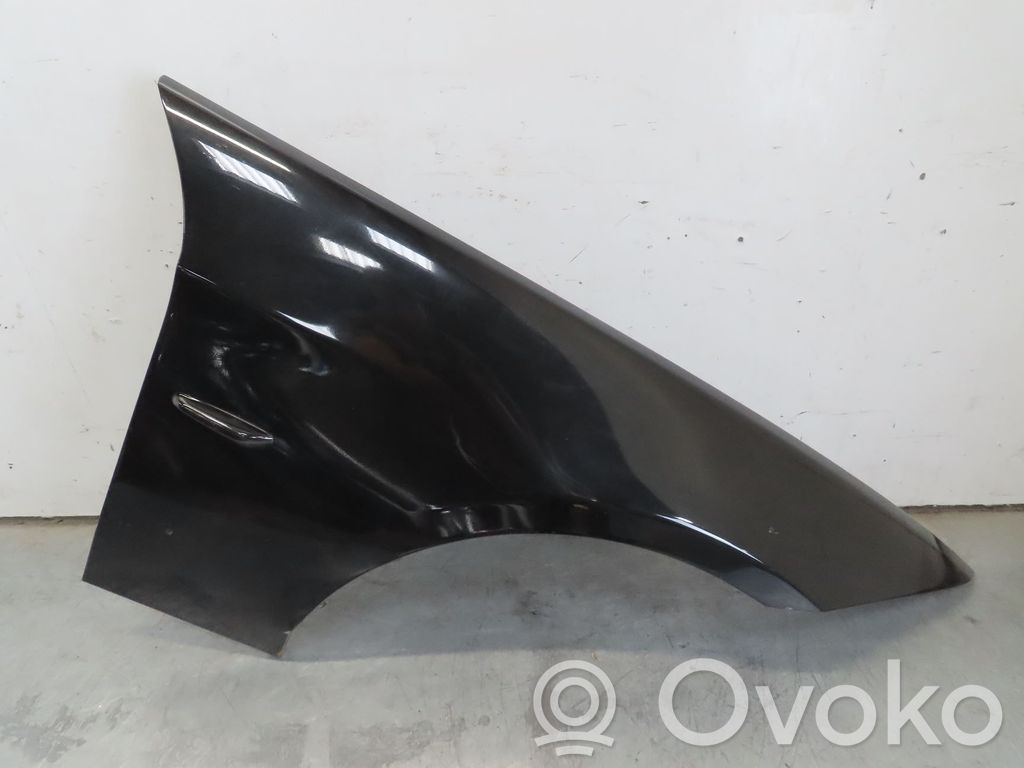 Kotflügel   41355A55AF4