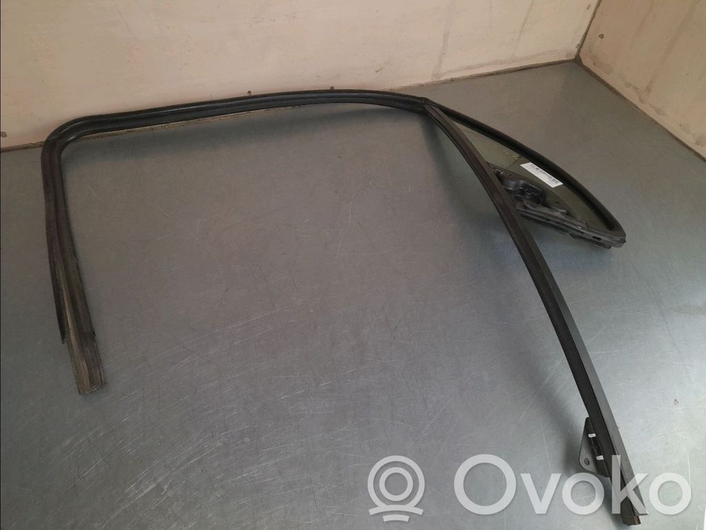 Citroen C3 Rear side window 