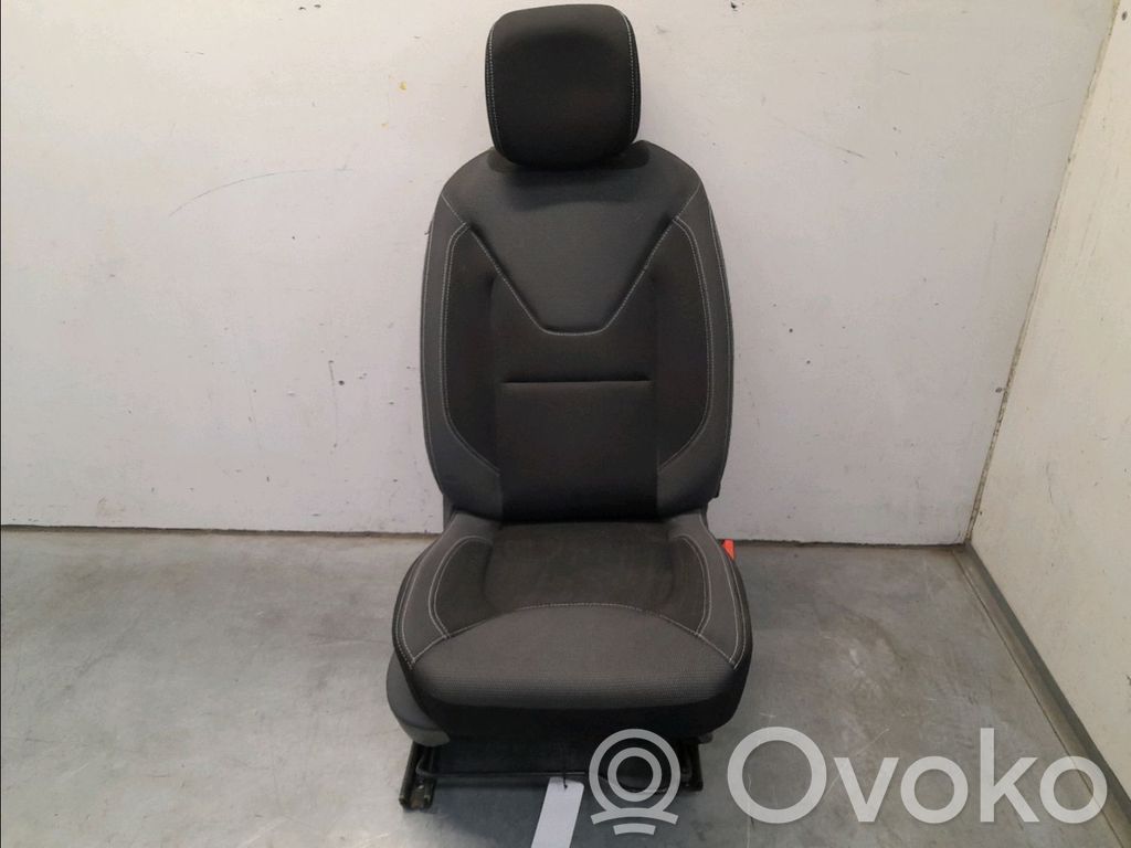 Renault Clio IV Etumatkustajan istuin 
