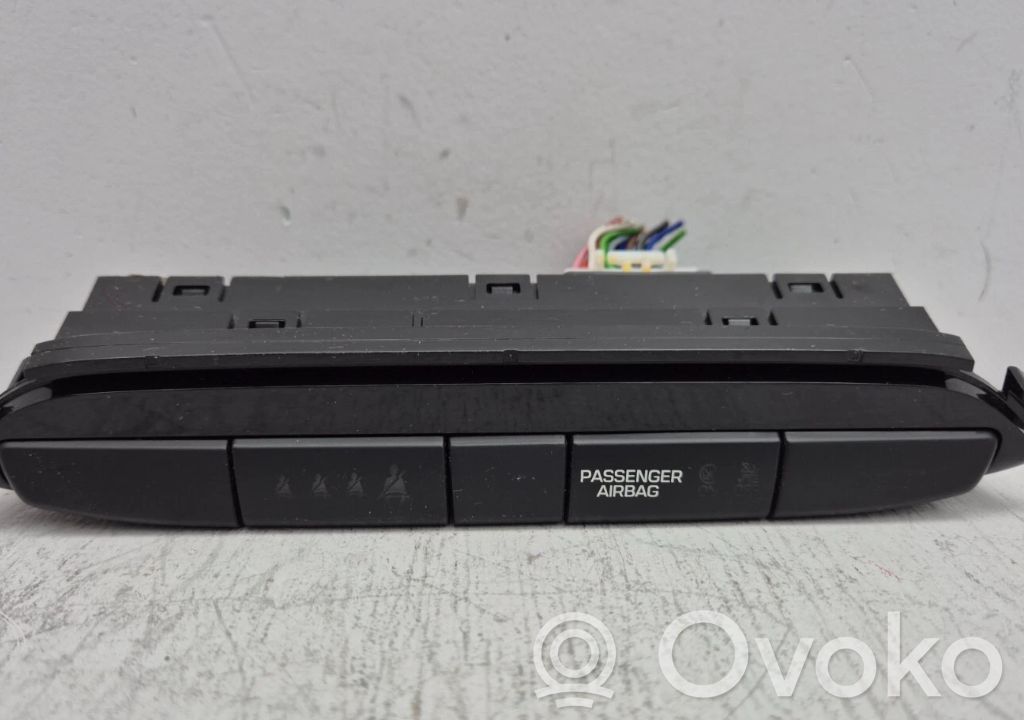Hyundai i20 (GB IB) Passenger airbag on/off switch 