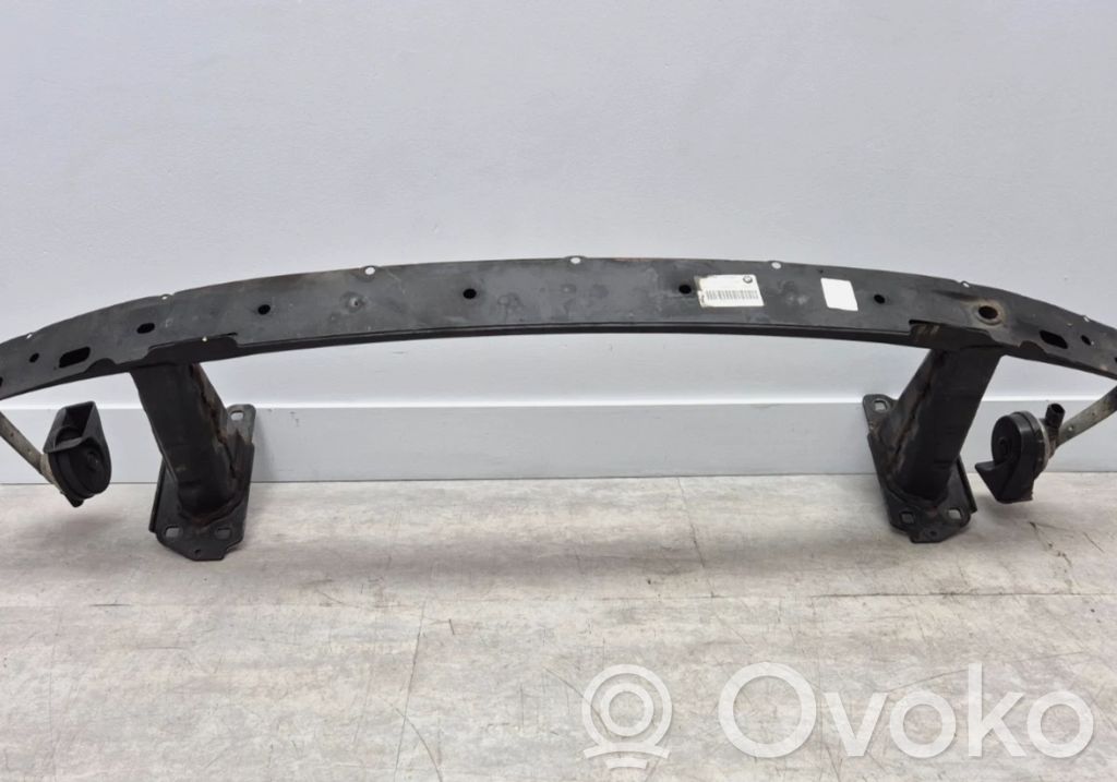 BMW 1 E82 E88 Priekšpusē bampera sija / balka 