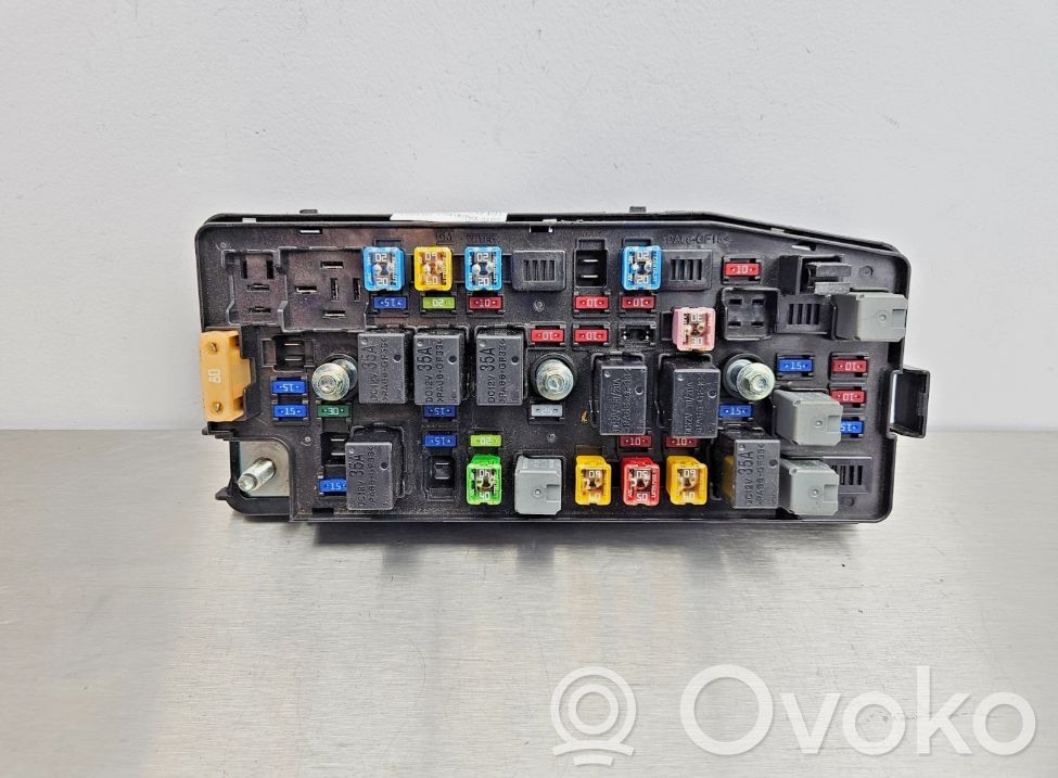 Opel Antara Módulo de fusible 
