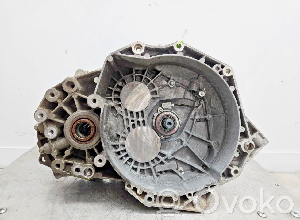 Opel Astra K Caja de cambios manual de 6 velocidades 