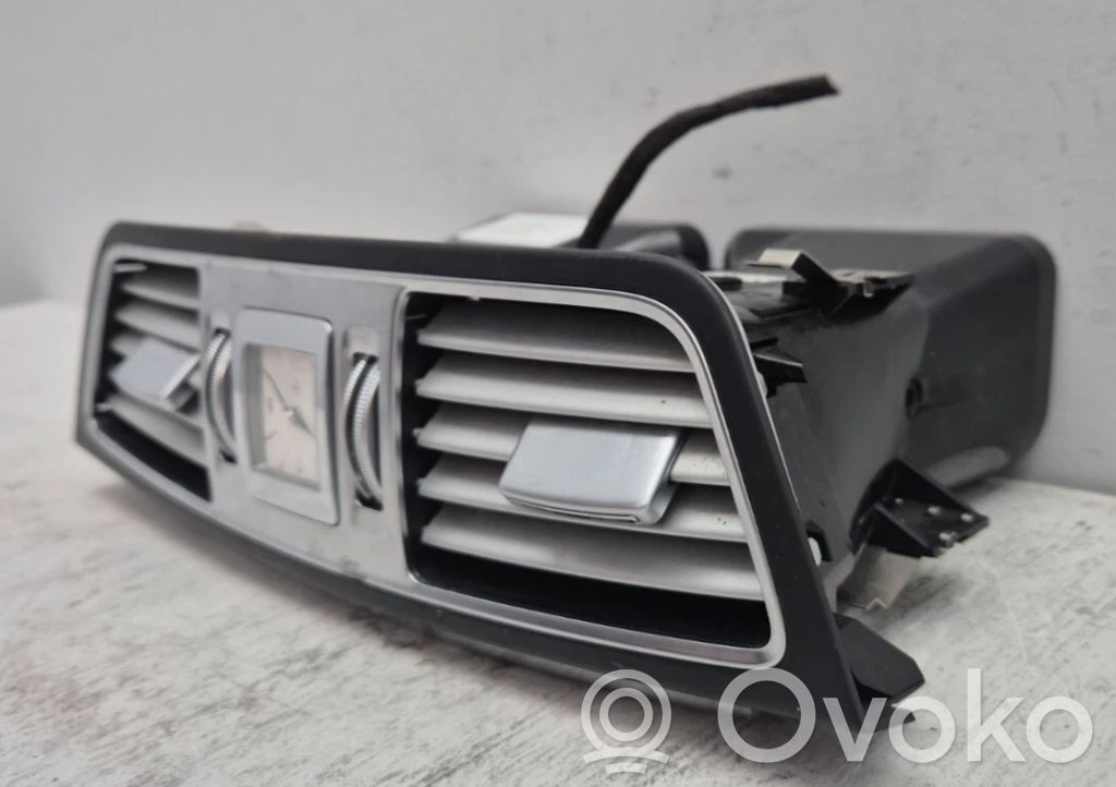 Mercedes-Benz E W212 Centrālais gaisa ventilācijas režģis 