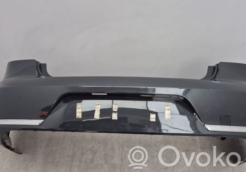 Volkswagen PASSAT B7 Parachoques 