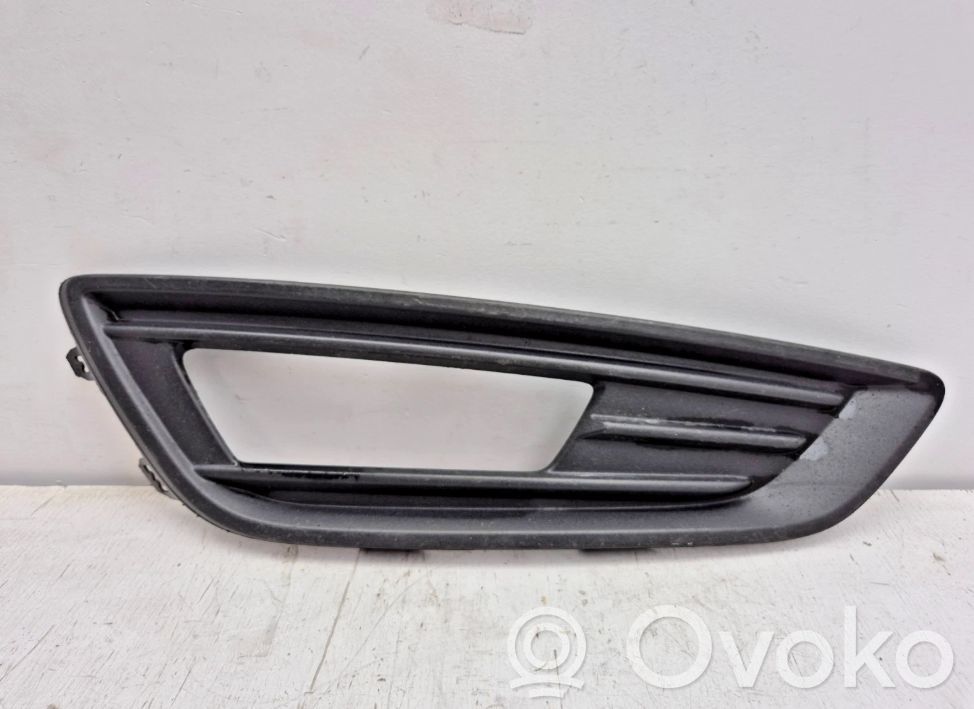 Ford Focus Etusumuvalon ritilä 