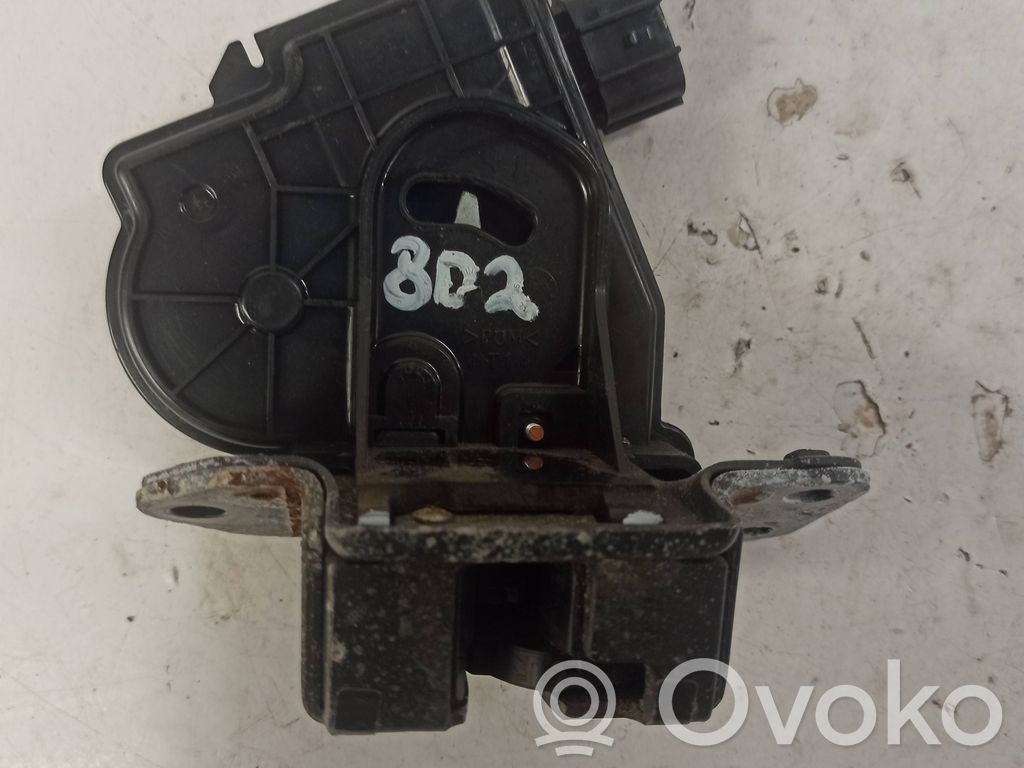 Toyota Avensis T270 Cierre/cerradura/bombín del maletero/compartimento de carga 