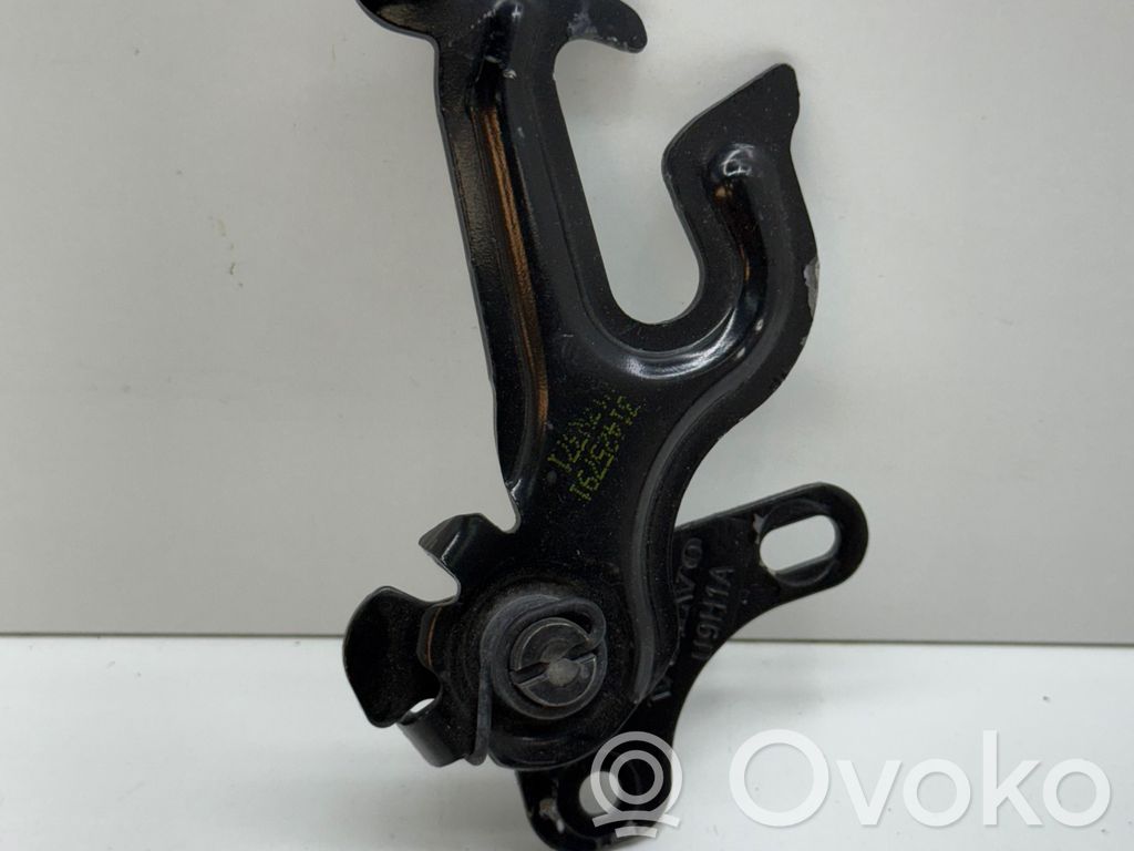 Volvo XC60 Engine bonnet (hood) release handle 