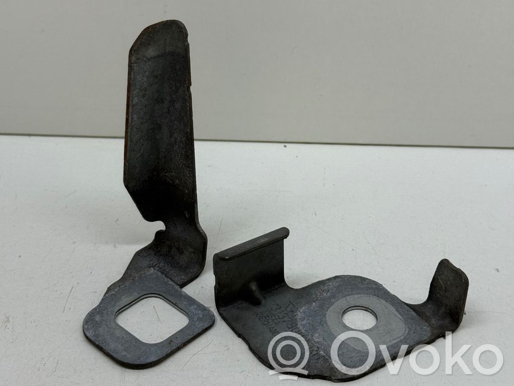 Volvo V60 Radiator support slam panel bracket 