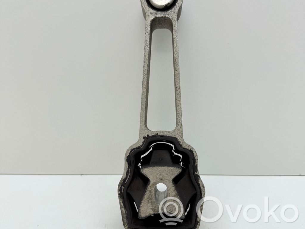Engine mount bracket   30680474