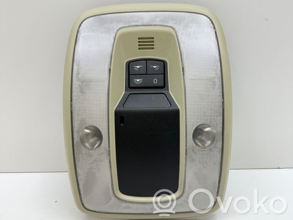 Etuistuimen valo   39819988