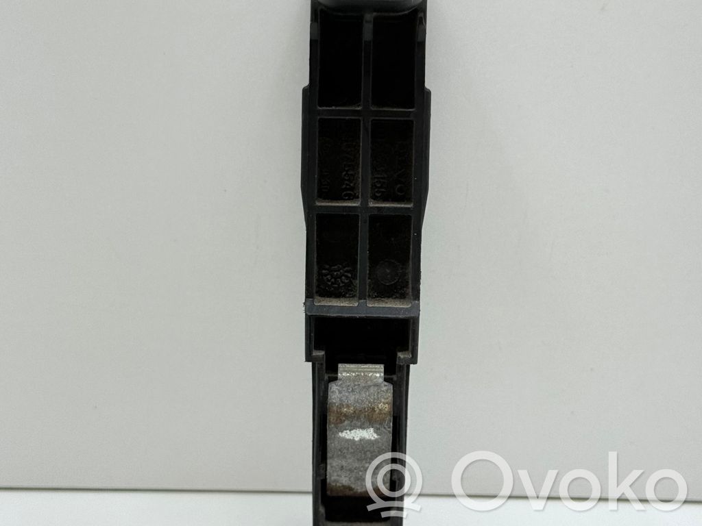 Headlight/headlamp mounting bracket   30763155,89075546