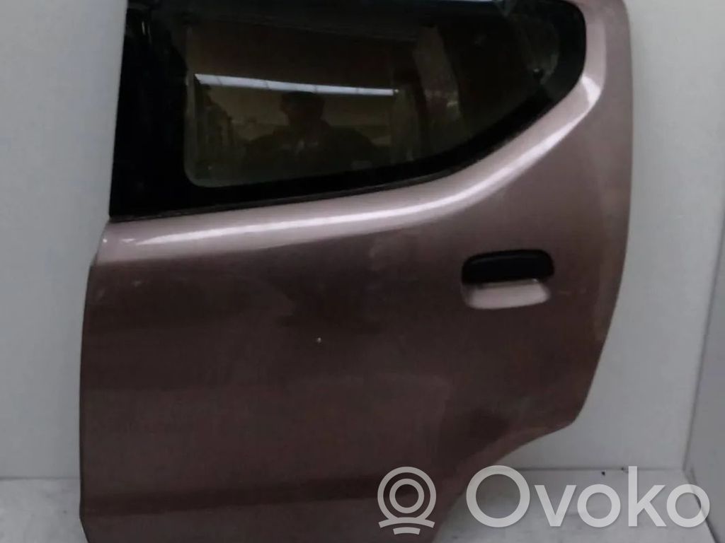Suzuki Alto Puerta trasera 
