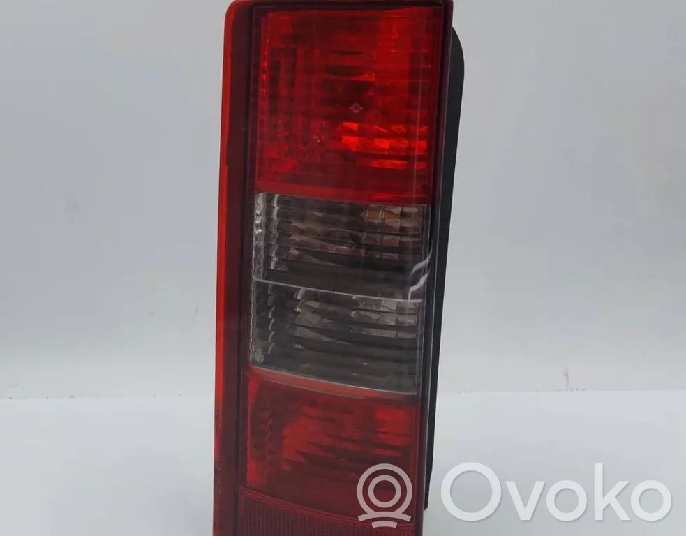 Opel Combo C Luz trasera/de freno 