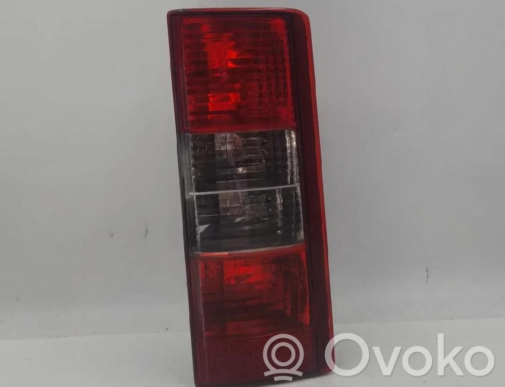 Opel Combo C Luz trasera/de freno 