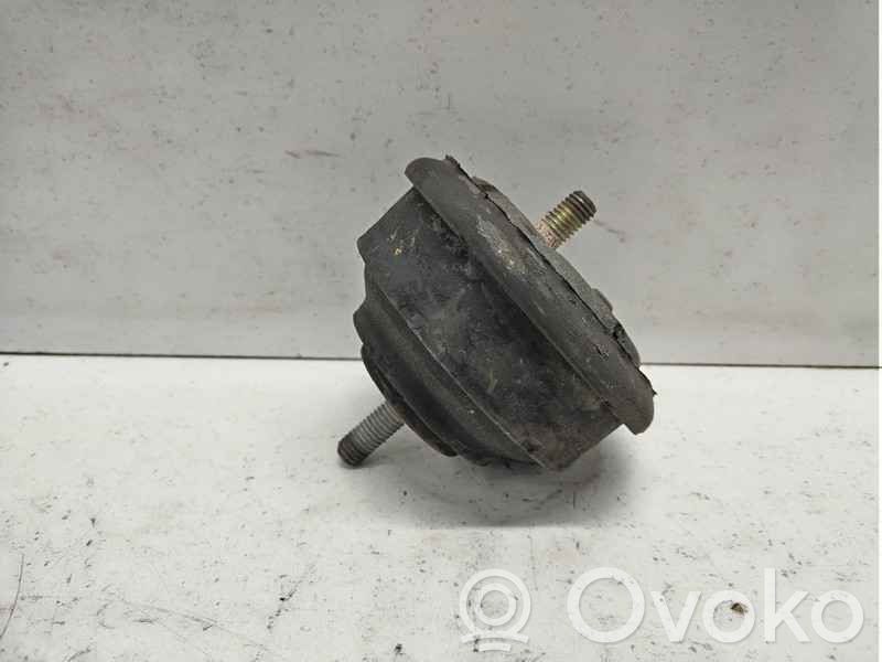 BMW 3 E36 Engine mount bracket 
