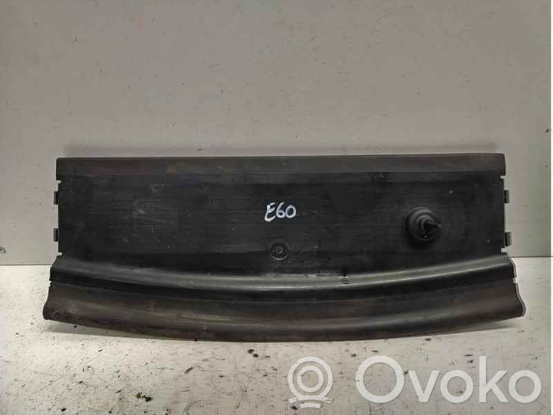 BMW 5 E60 E61 Ohjaamon sisäilman ilmakanava 
