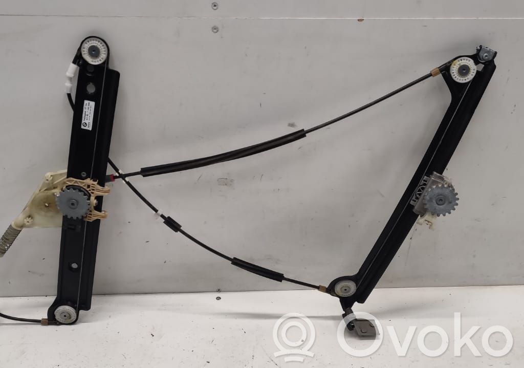 BMW 1 E81 E87 Front door window regulator with motor 