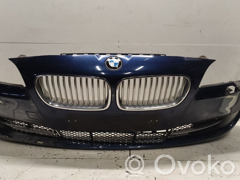 BMW 5 F10 F11 Передний бампер 