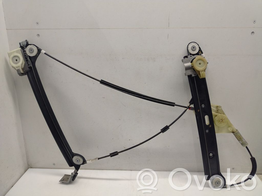 BMW 1 E81 E87 Front door window regulator with motor 
