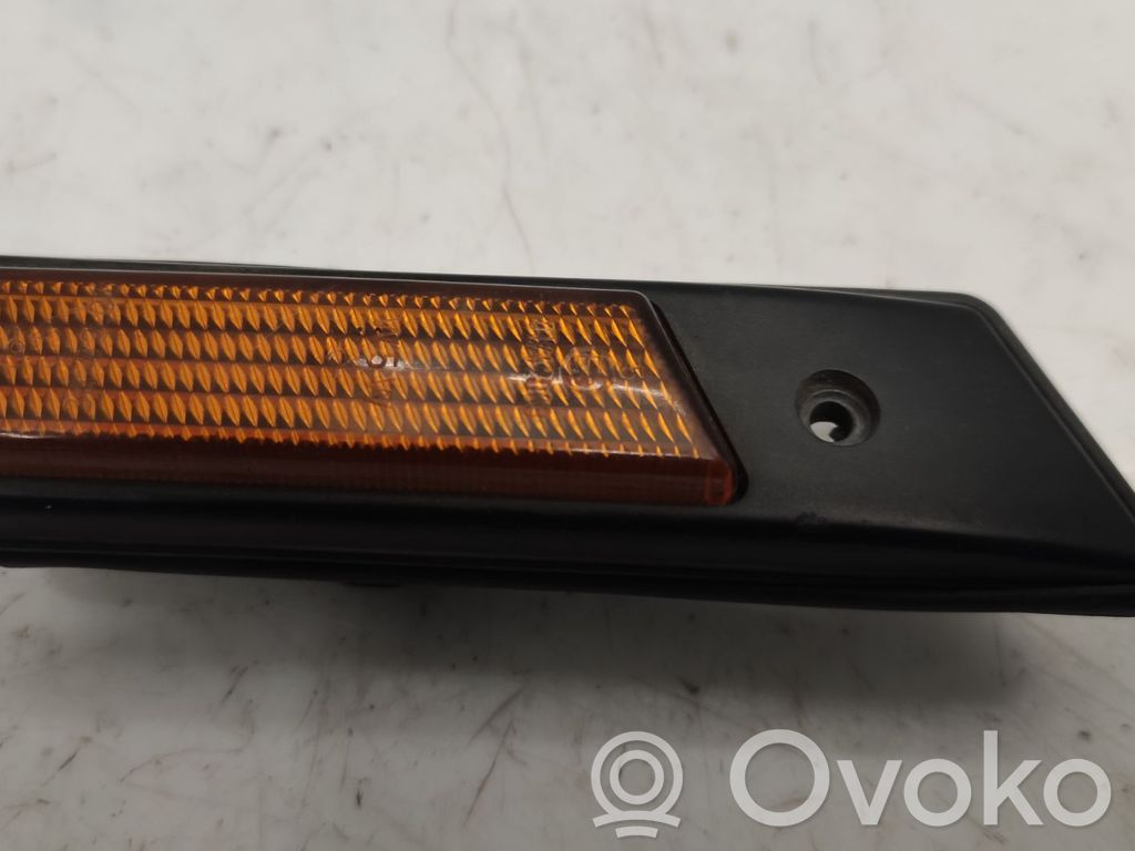 BMW 7 E32 Front fender indicator light 