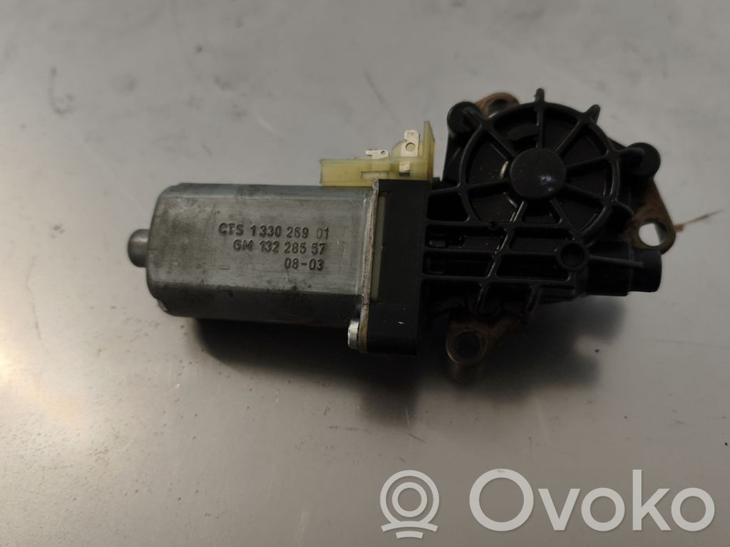Opel Astra H Silnik składanego dachu 