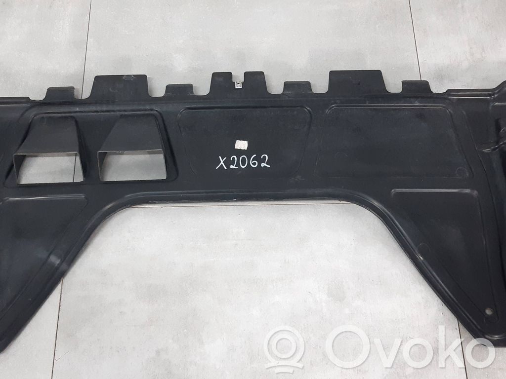 Volkswagen Golf VII Engine splash shield/under tray 