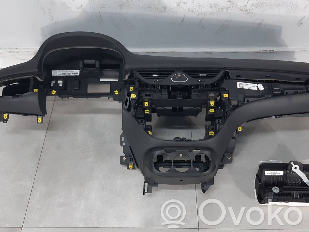 Opel Corsa E Panelė 