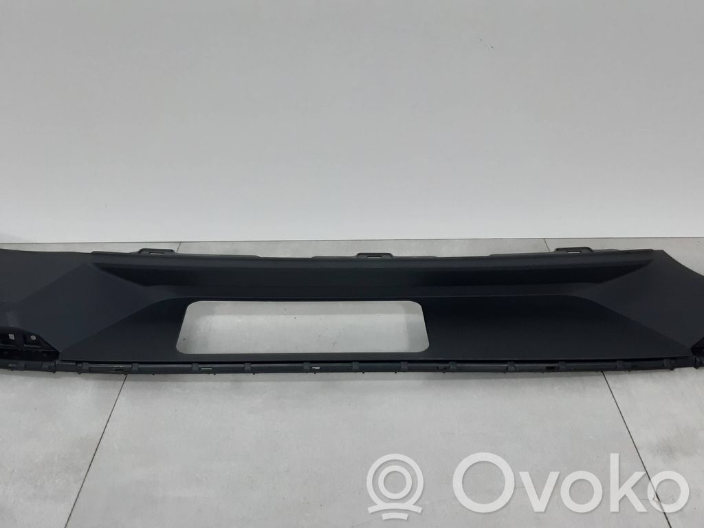 Skoda Superb B9 Moldura embellecedora de la barra del amortiguador trasero 