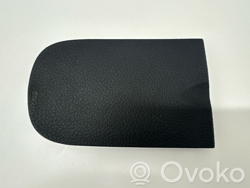 Osłona górna słupka / B   6NL68TRMAB,6015012,L63AB
