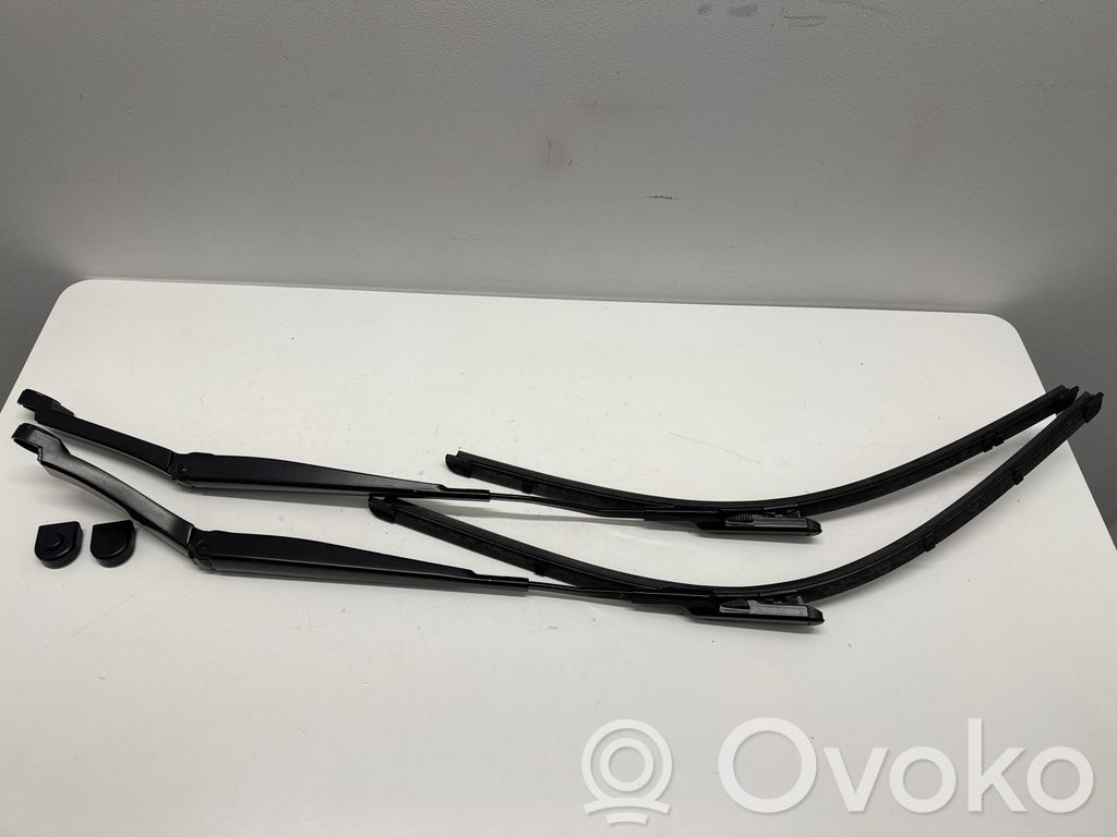 Ford Explorer V Windshield/front glass wiper blade 