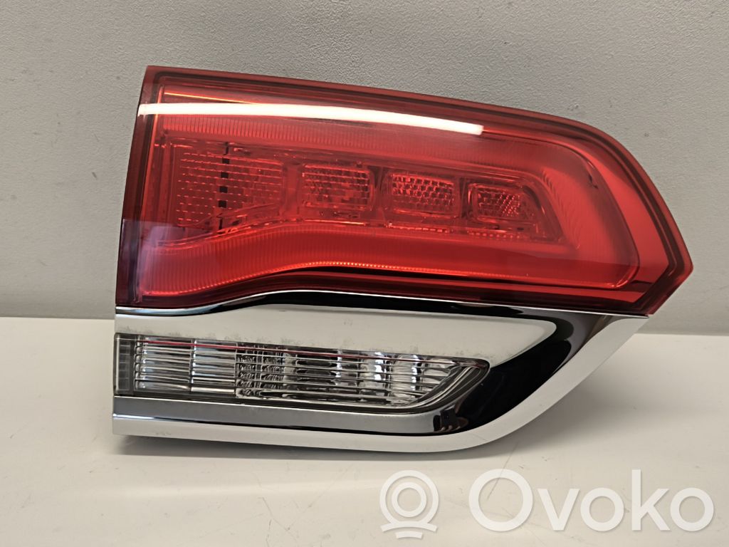 Jeep Grand Cherokee Lampă spate în capacul portbagajului 
