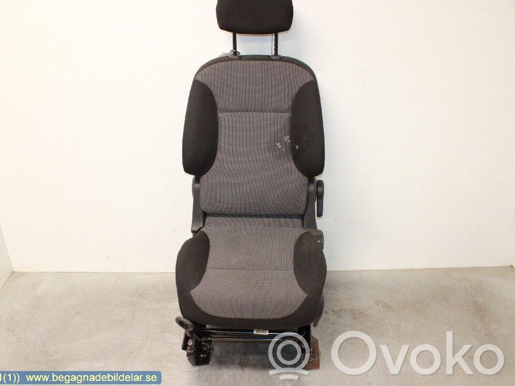 Kuljettajan istuin   8846Y3
