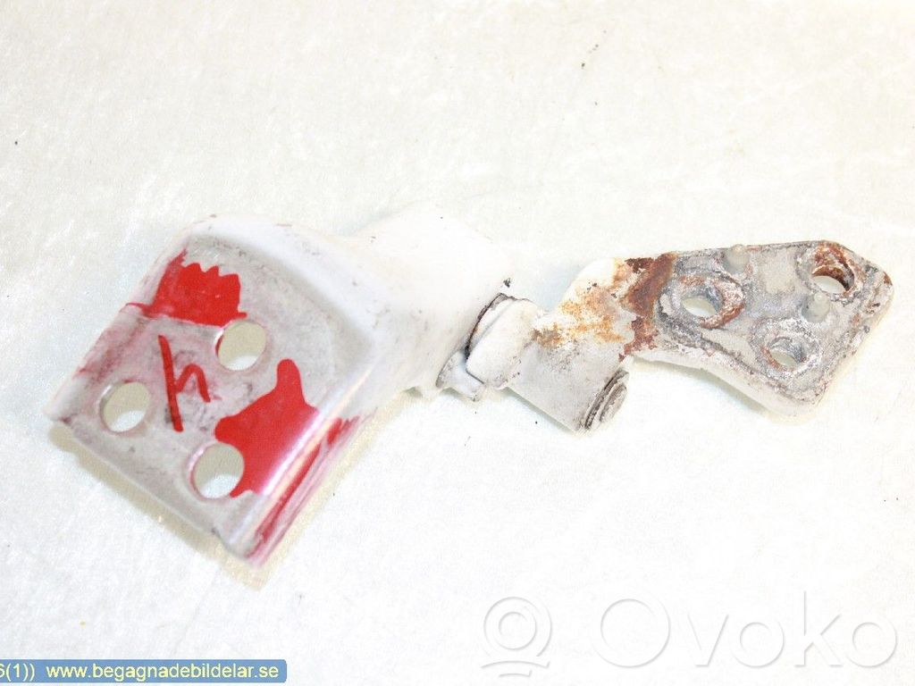 Front door upper hinge   8717C1