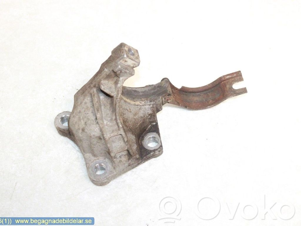 Engine mounting bracket   397748146R,397748146R