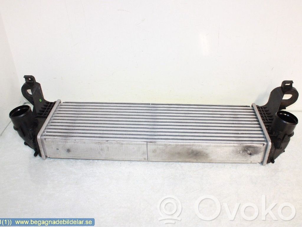 Iveco Daily 4th gen Chłodnica powietrza doładowującego / Intercooler 