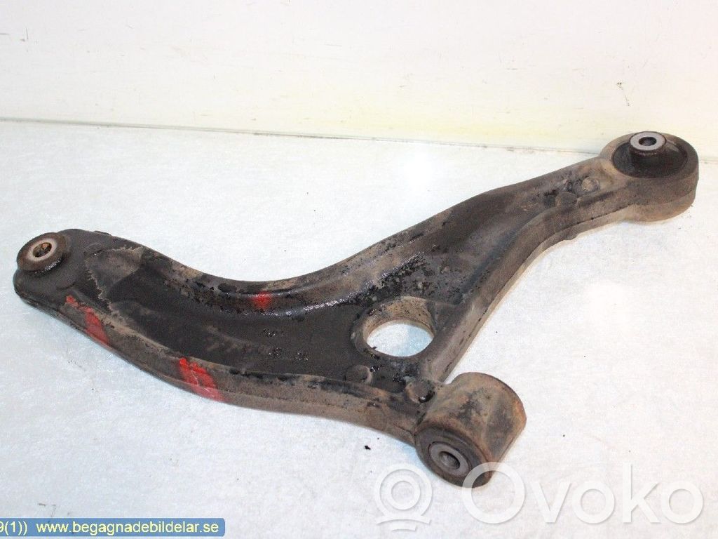 Front lower control arm/wishbone   8200688871