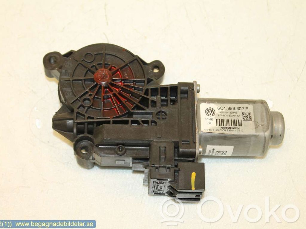 Volkswagen Transporter - Caravelle T5 Silnik regulatora szyby drzwi przednich 