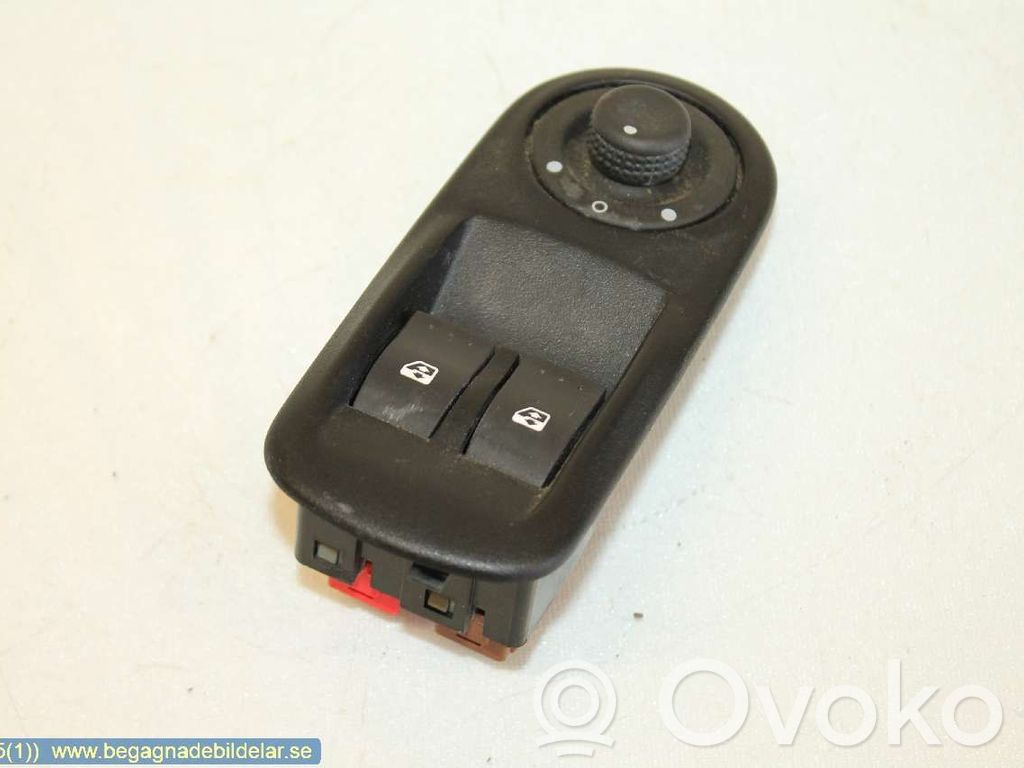 Electric window control switch   8200206602,8200002442,8200242600