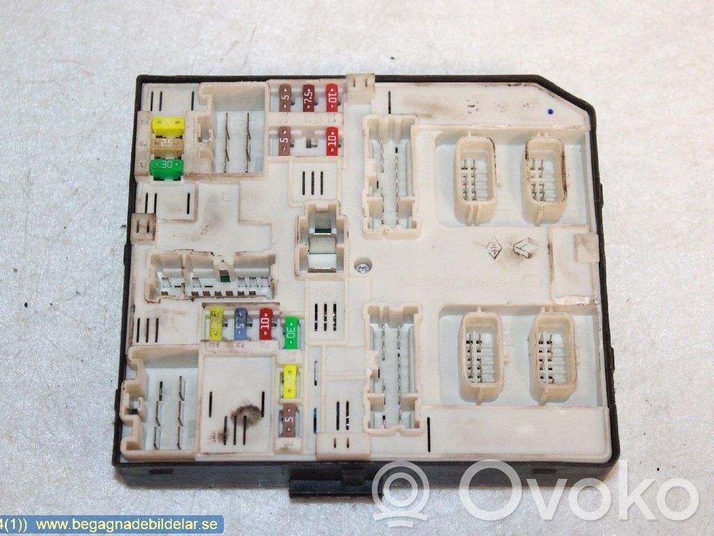 Drošinātāju bloks   284B69681R,284B76263R,284B66852R