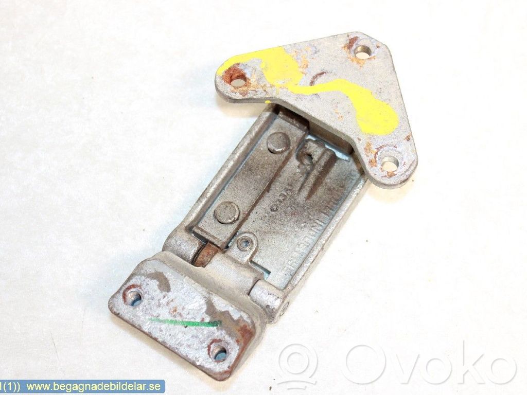 Iveco Daily 3rd gen Front door upper hinge 