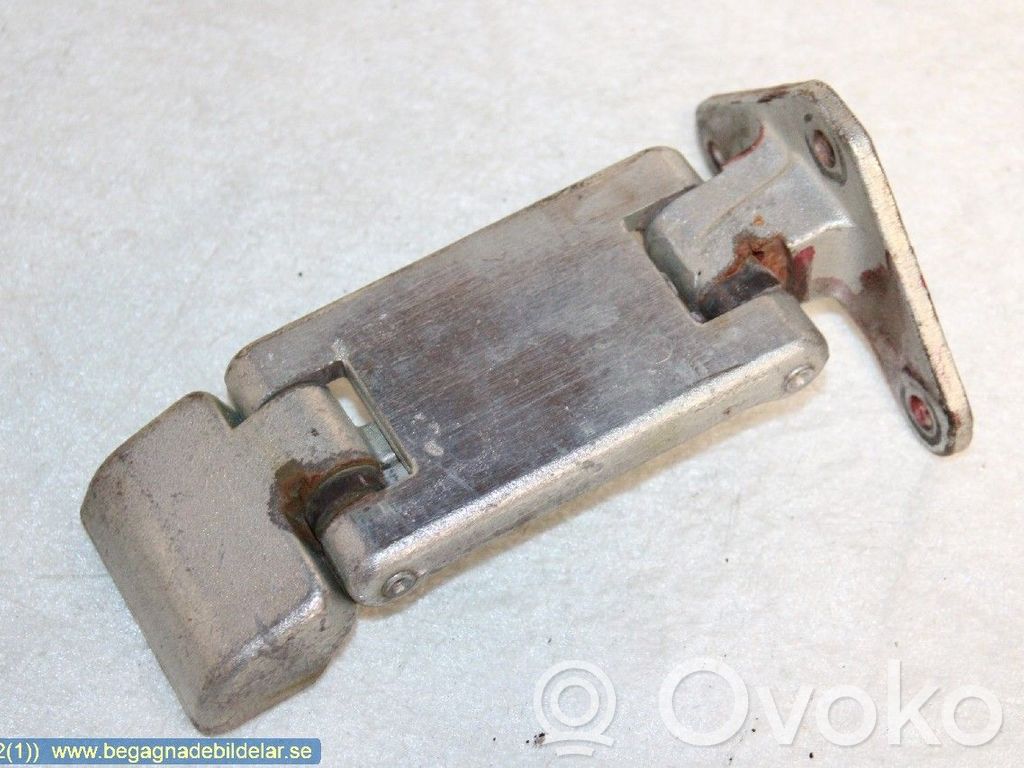 Iveco Daily 3rd gen Front door upper hinge 