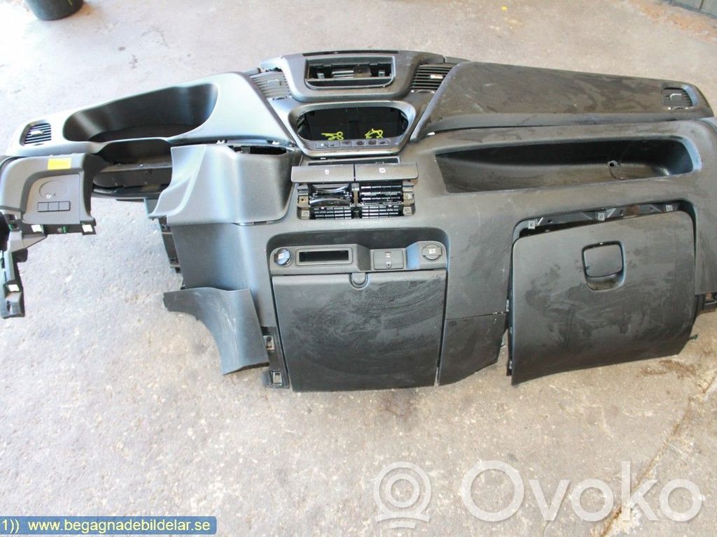 Iveco Daily 6th gen Revestimiento de los botones de la parte inferior del panel 