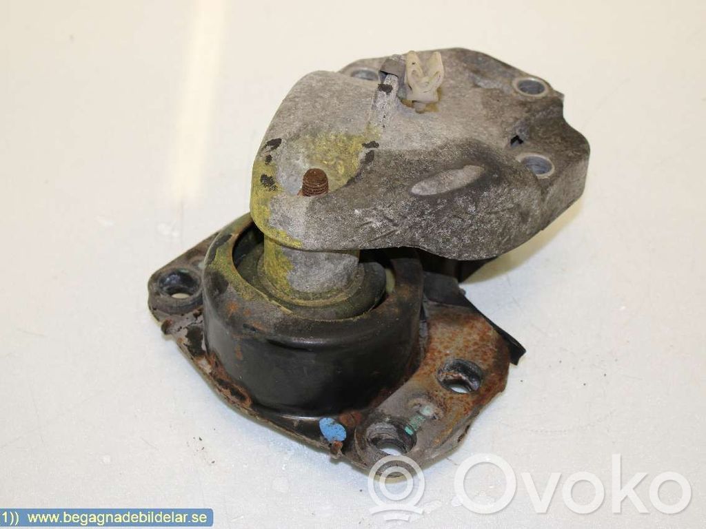 Engine mounting bracket   7700315476,8200022596,8200027175