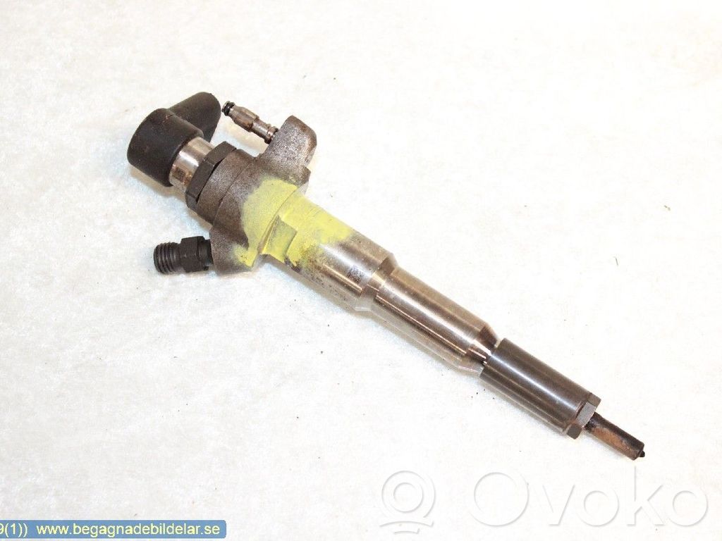 Injecteur de carburant   166000372R,166093282R