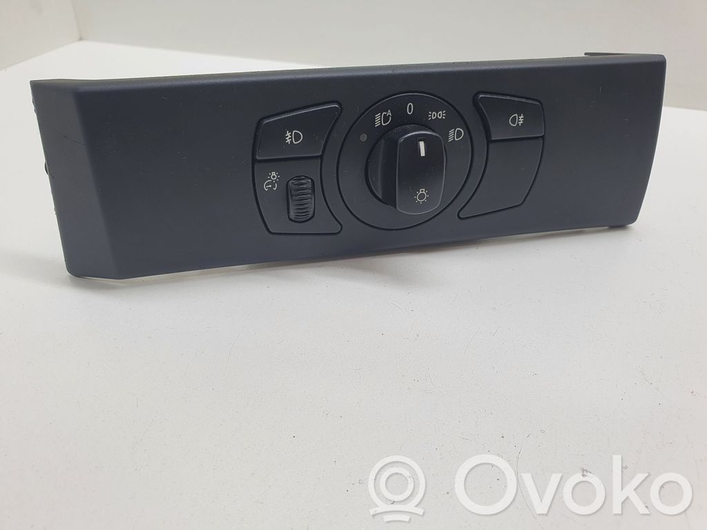 Light switch   692525202,6953735
