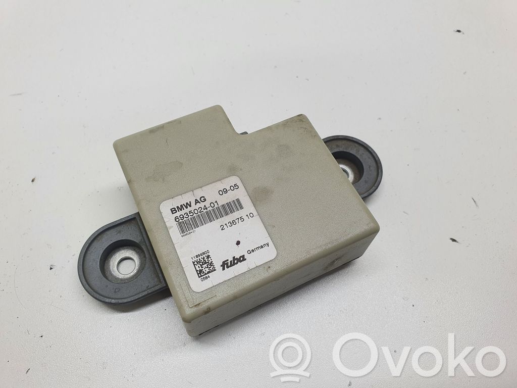 Antenna control unit   6935024,693502401